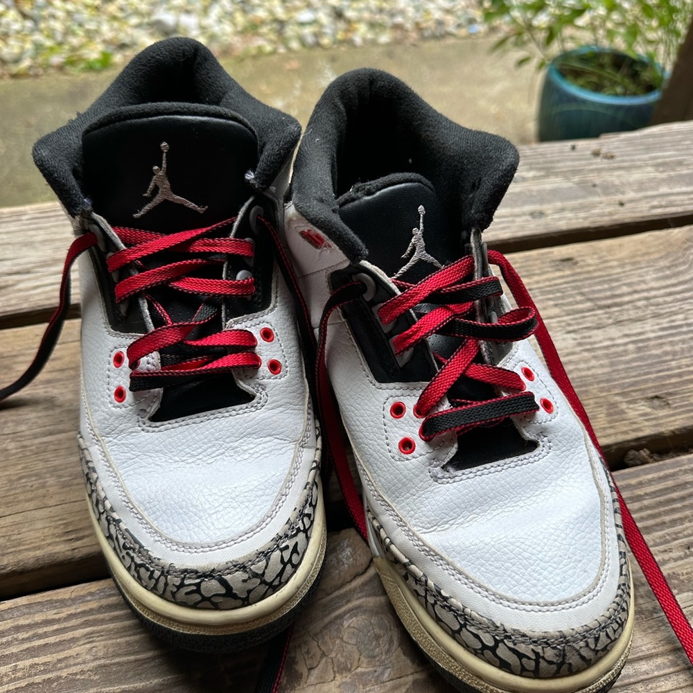 Nike Air Jordan 3 retro size youth 7